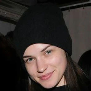 Alexis Knapp
