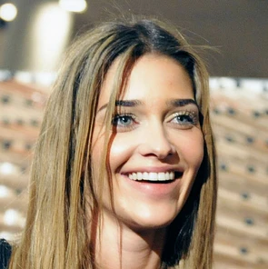Ana Beatriz Barros