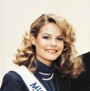 Lorraine Downes
