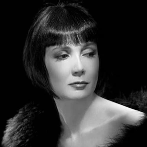 Sabine Azéma